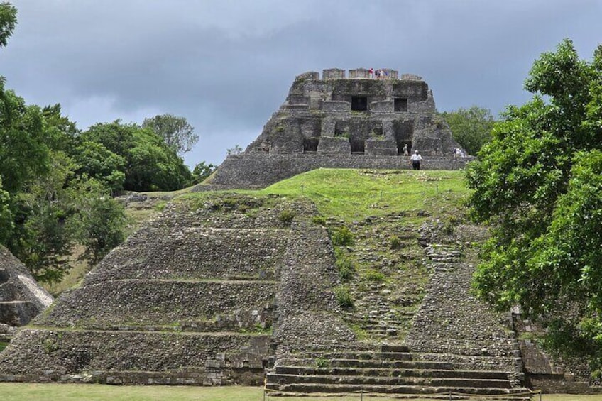 Xunantunich Mayan Ruins Tour and Cave Tubing at Jaguar Paw 