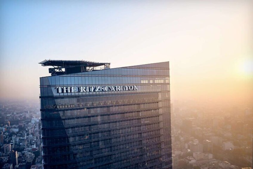 Landing at the Ritz-Carlton Reforma, México
