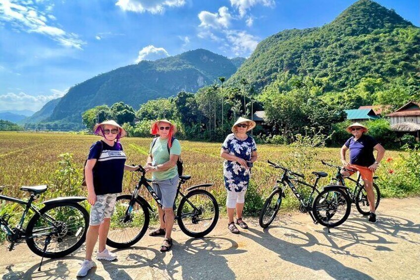 Ninh Binh Legend Group 8 (Trang An - Mua cave - Hoa Lu - Biking)