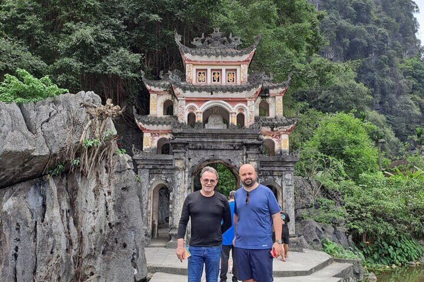 Ninh Binh Legend Group 9 (Trang An- Bich Dong- Mua cave- Biking)