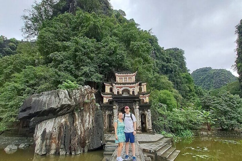 Ninh Binh Legend Group 9 (Trang An- Bich Dong- Mua cave- Biking)