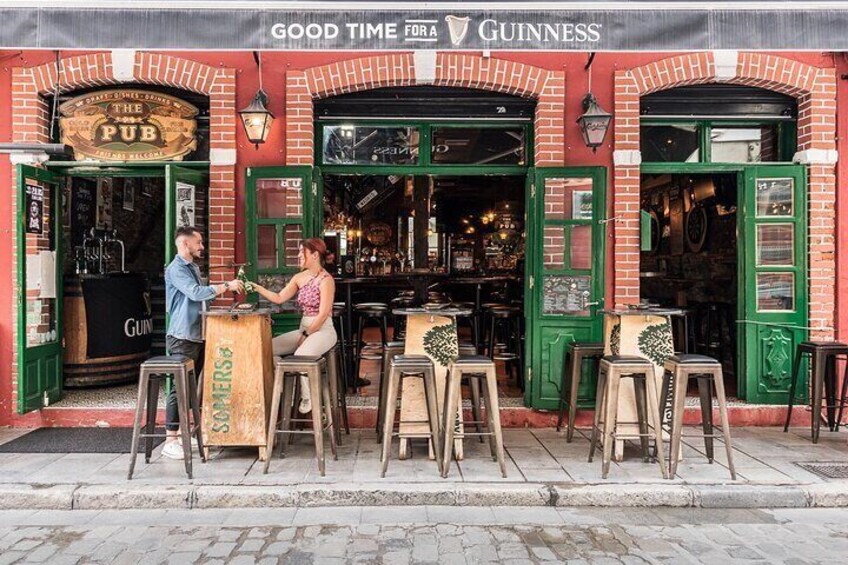 Friday Night Bar Crawl in Thessaloniki