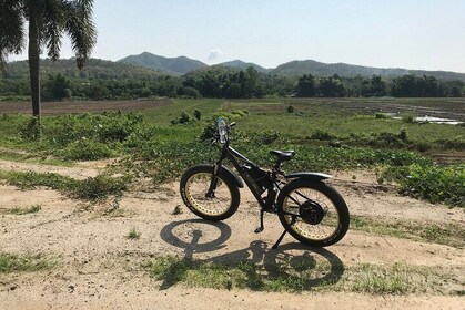 Half-day hilly adventure to Mae Wang (some unpaved, GUIDED)