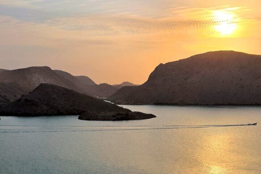 Guided Tour: Qurum Sunset