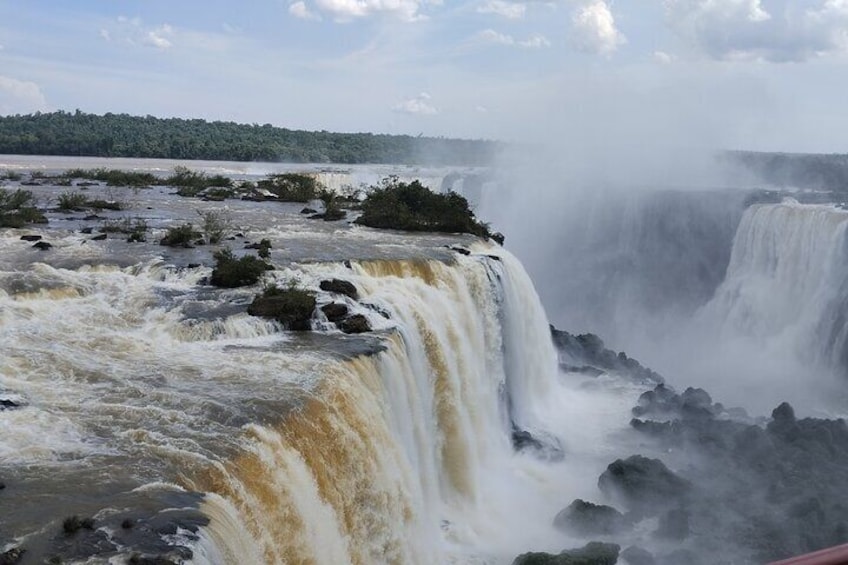 1-day Private Tour of the Falls on the Brazilian and Argentinean sides.