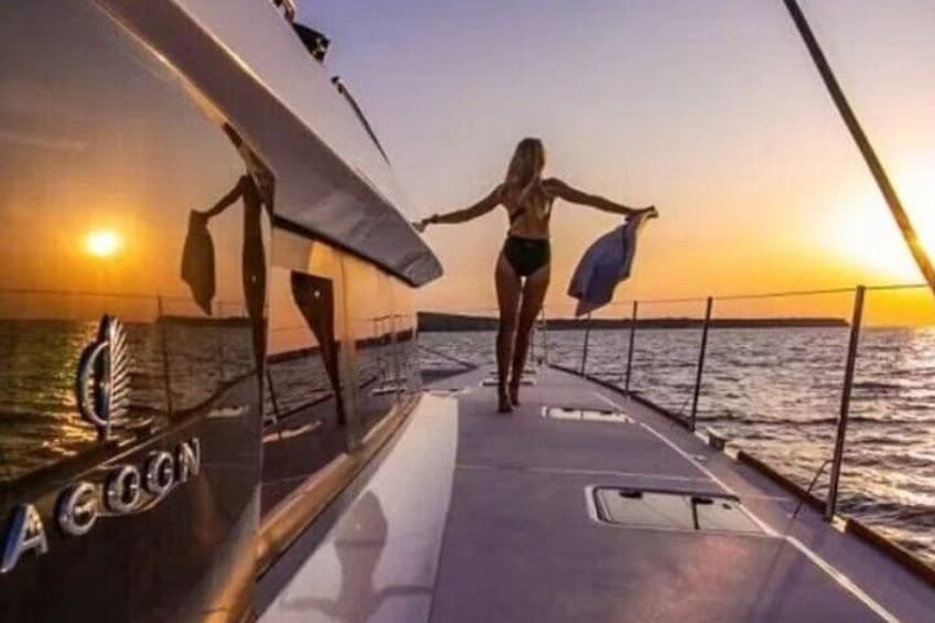 Private tour on a LUXURY Catamaran (Sunset and Wine Tour)