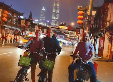 Shanghai Charming Night Small Group Bike Tour