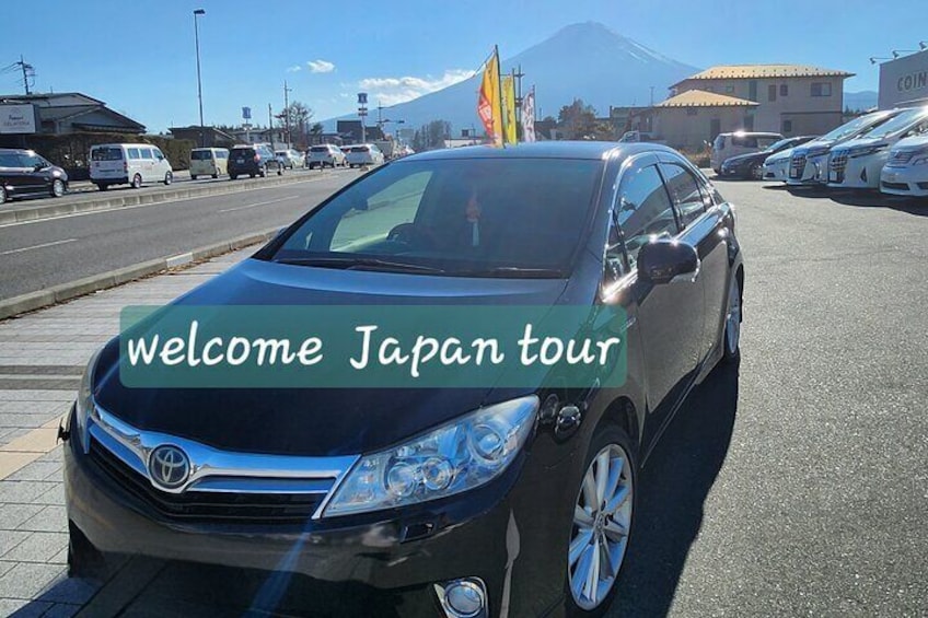 One Day Private Tour to Mount Fuji with English driver