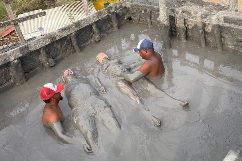 Imagine having the entire mud bath to yourselves