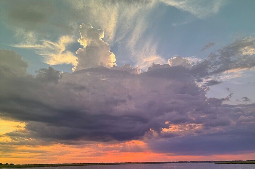 Private Charleston Sunset & Dolphin Cruise