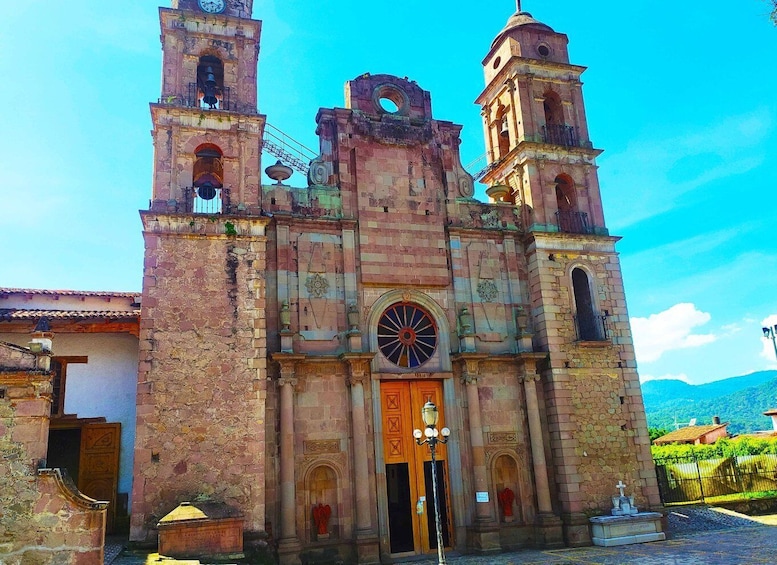 Picture 3 for Activity Valle de Bravo: Half-Day Guided City Tour by Van