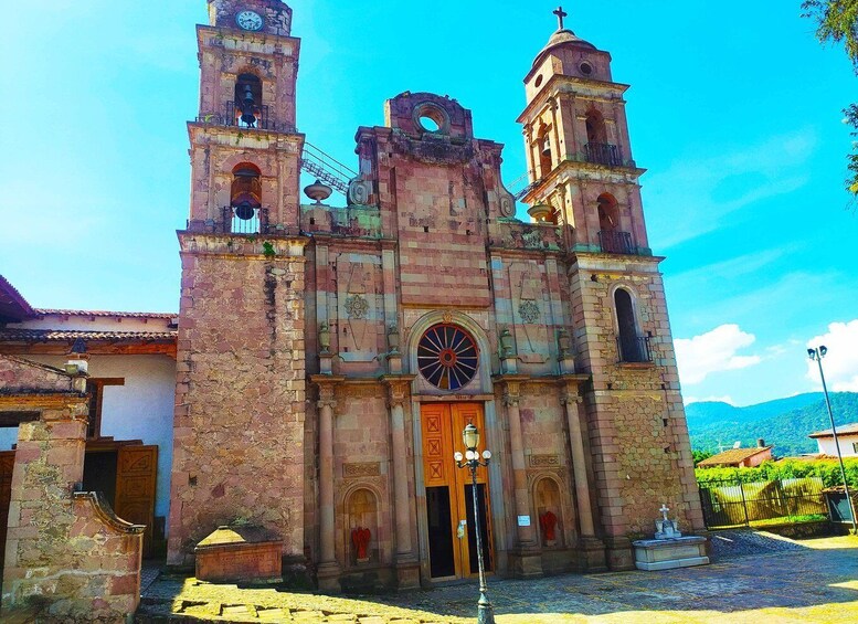 Picture 3 for Activity Valle de Bravo: Half-Day Guided City Tour by Van