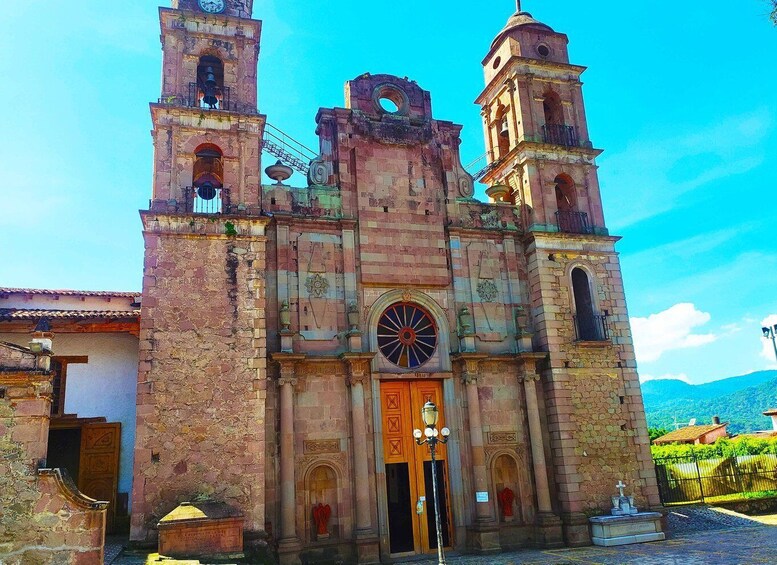 Picture 3 for Activity Valle de Bravo: Half-Day Guided City Tour by Van