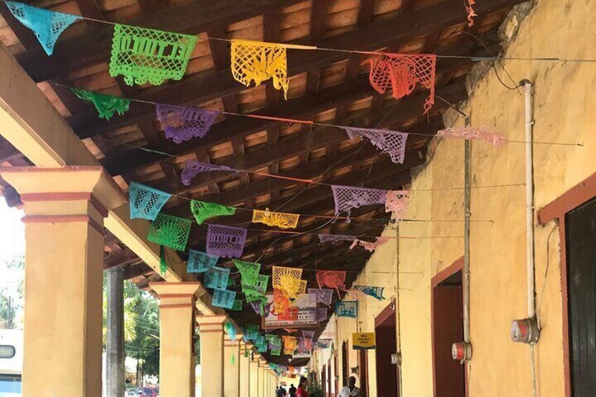 Always traditional adornments in the Plaza