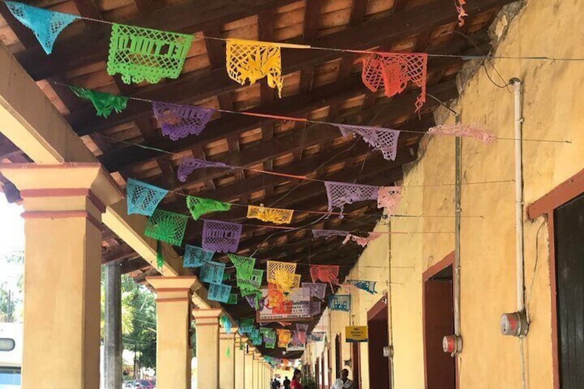 Always traditional adornments in the Plaza