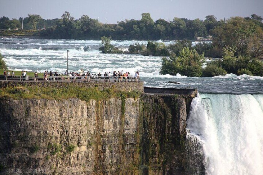 3 Days Tour in Niagara Falls, Toronto and Finger Lakes