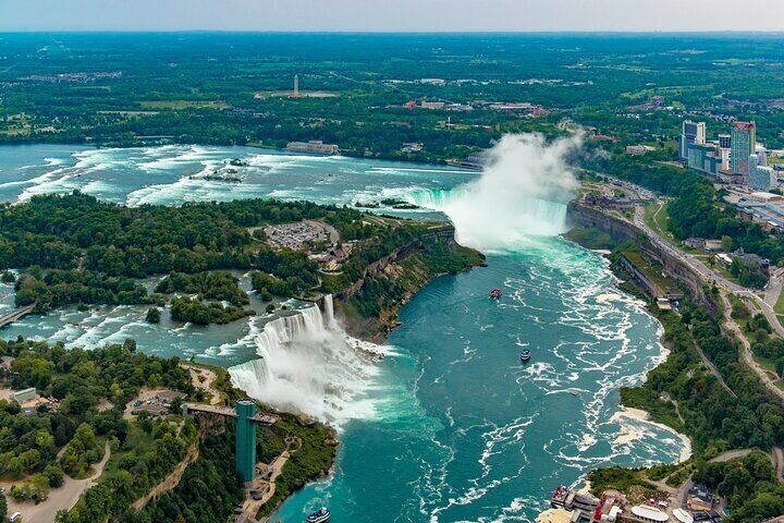 3 Days Tour in Niagara Falls, Toronto and Finger Lakes