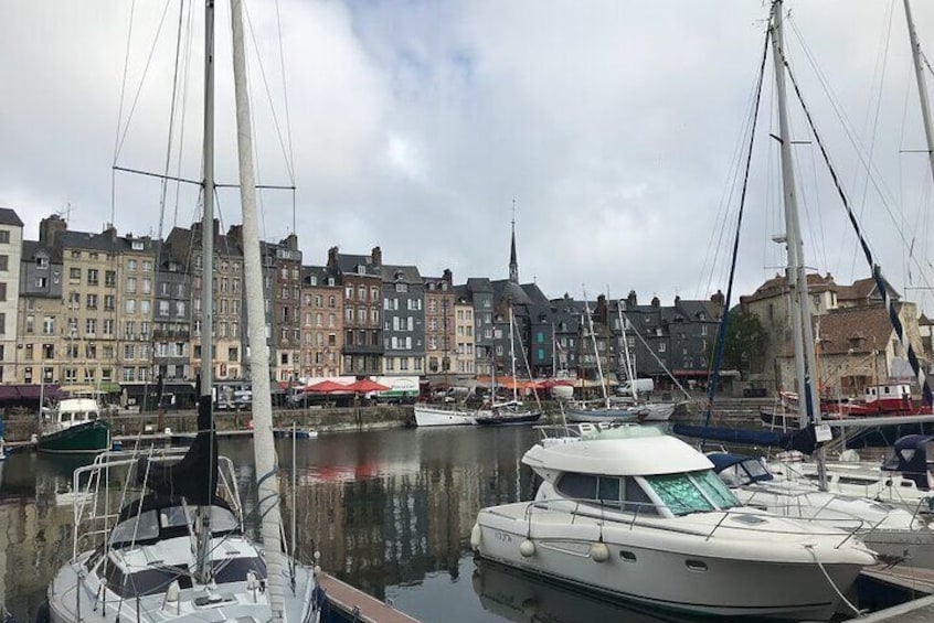 Private guided tour of Honfleur and Etretat from Bayeux or Caen
