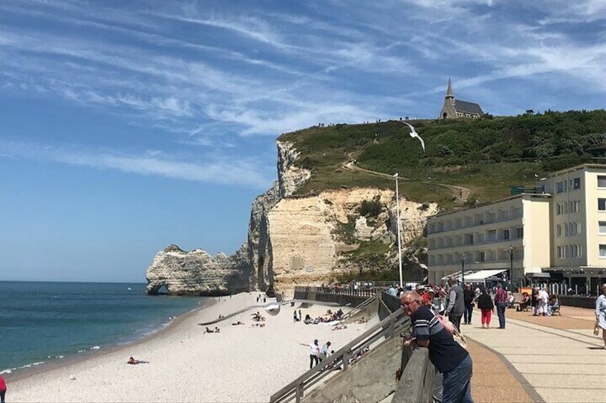 Private guided tour of Honfleur and Etretat from Bayeux or Caen