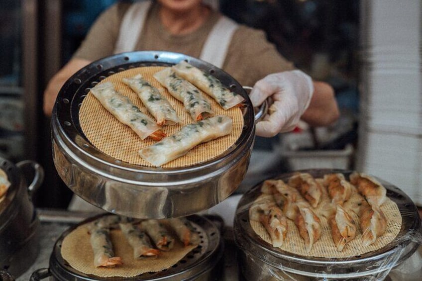 Seoul small group food walking tour: 12 different food tasting