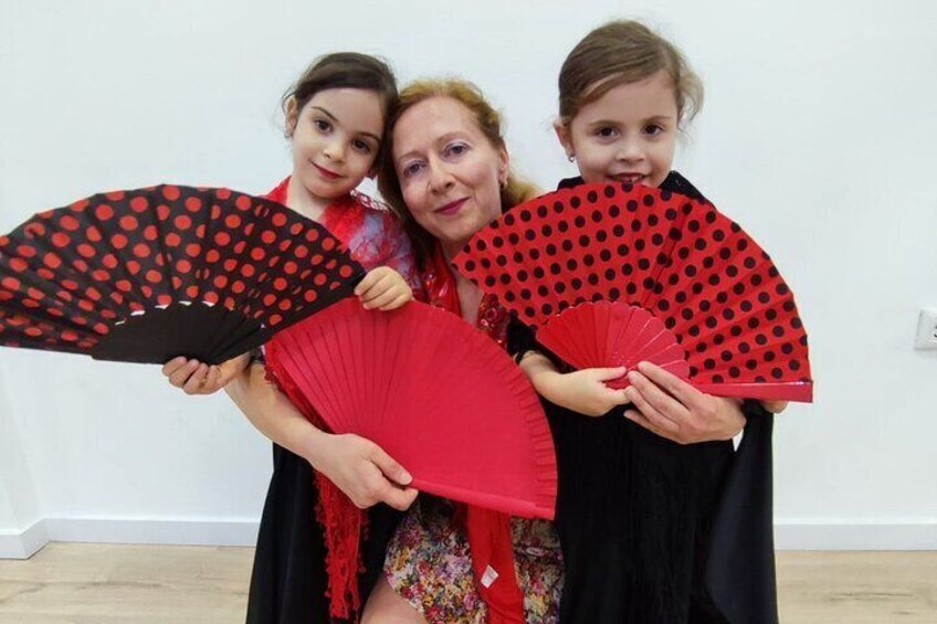 45 minutes flamenco dance class for children in Málaga