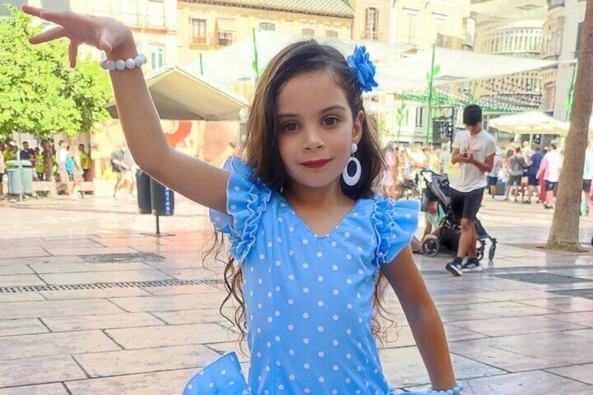 45 minutes flamenco dance class for children in Málaga