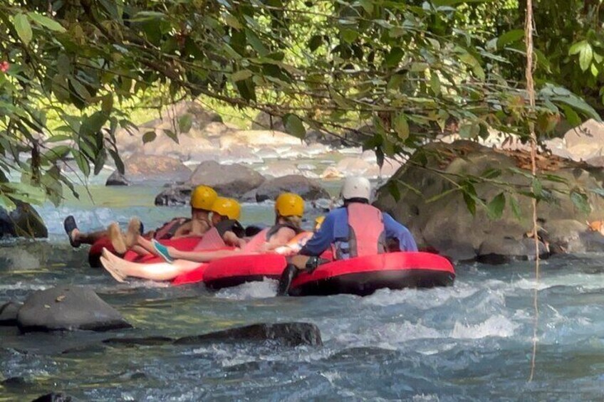 2 Hours Tubing Guided Tour in Rio Celeste