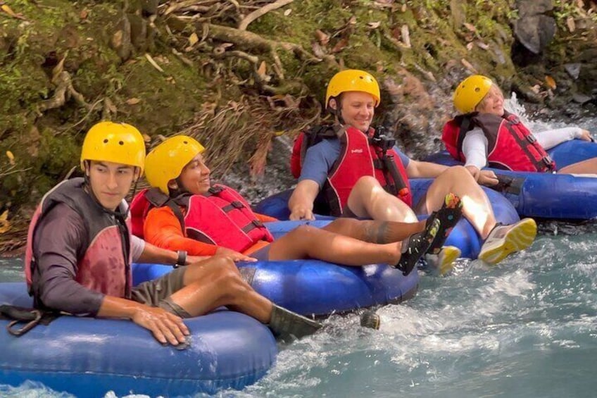 2 Hours Tubing Guided Tour in Rio Celeste