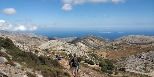 Naxos: Naxos: Patikointi Zas-vuoren huipulle oppaan kanssa