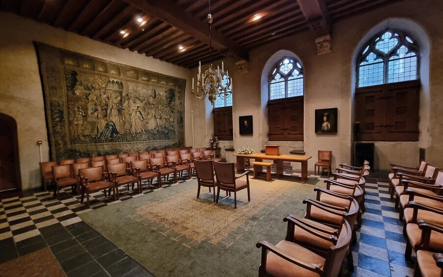 Picture 6 for Activity Middelburg: Guided Tour Townhall