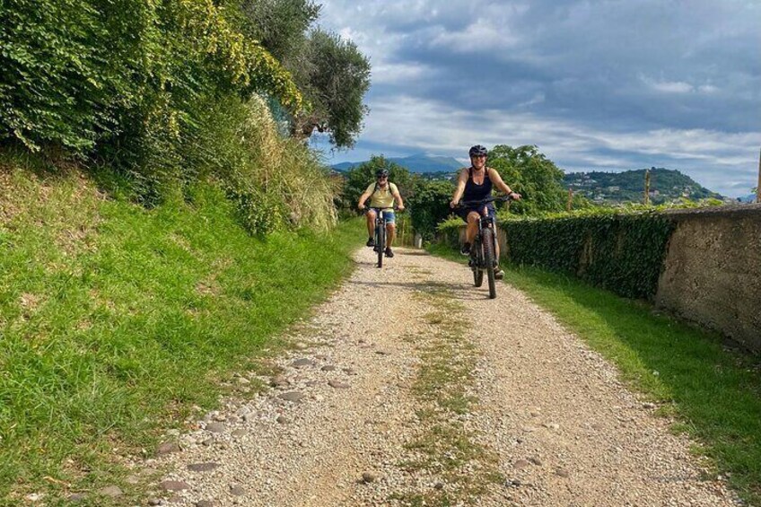 E-Bike tour and Wine tasting in the Austrian Fort from Pastrengo