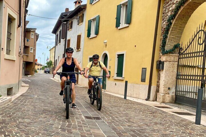 E-Bike tour and Wine tasting in the Austrian Fort from Pastrengo