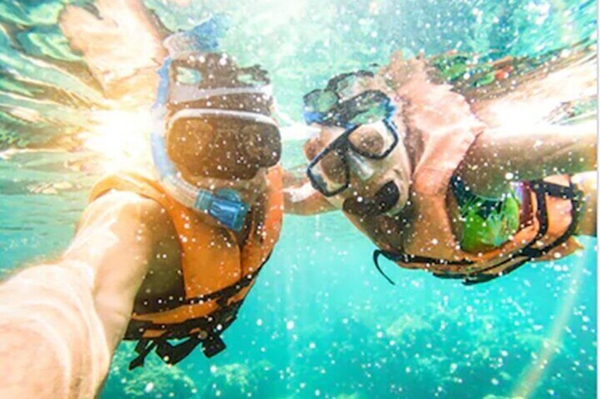 5-Hour Private Snorkeling Excursion in Chileno Bay, Los Cabos