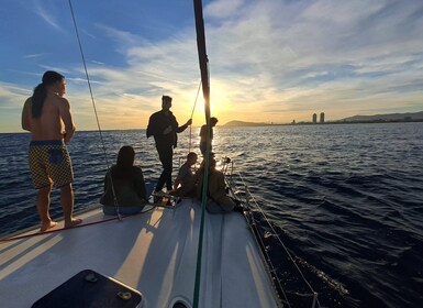 Barcelona: Sailing tours