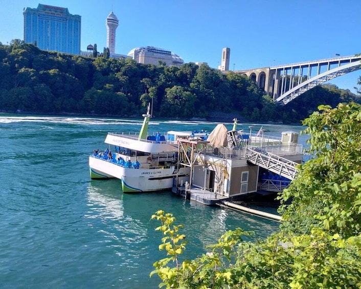 Picture 2 for Activity Niagara, USA: Guided Tour with Boat, Cave of Winds, & Trolly