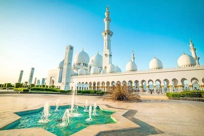 Visite de la ville d'Abu Dhabi dans un véhicule partagé 4x4