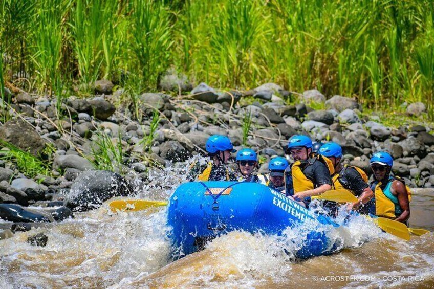 Full Day Pacuare River Rafting Experience