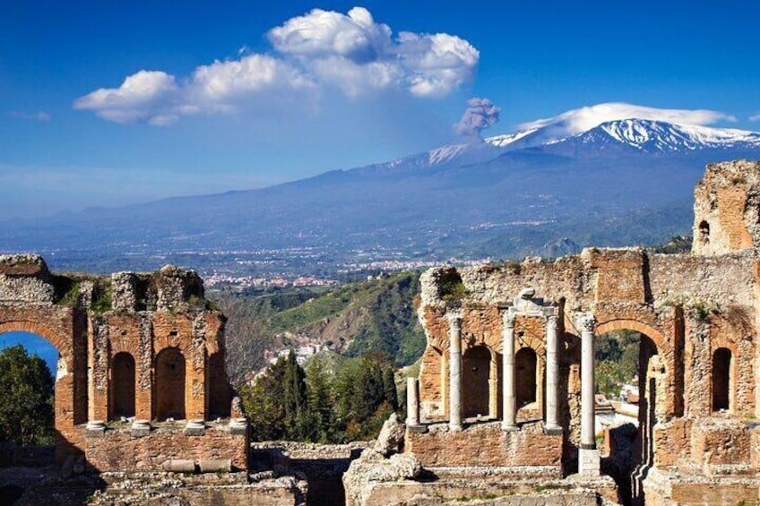 Private Tour of Taormina and Winery Visit in Etna from Taormina