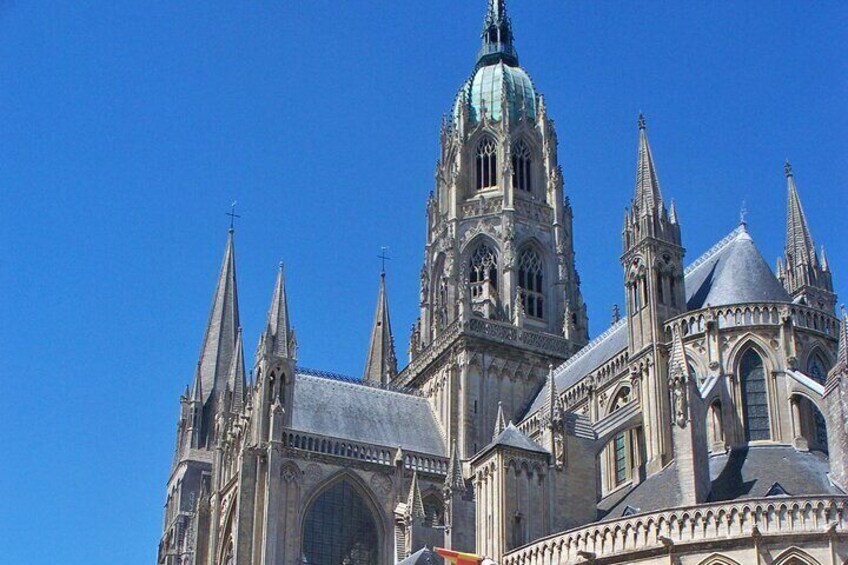 Full Day Private Tour of Bayeux, Gold Beach & Atlantic Wall