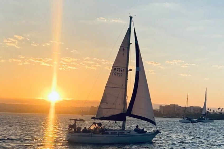 Deluxe private Sunset & Day Sail