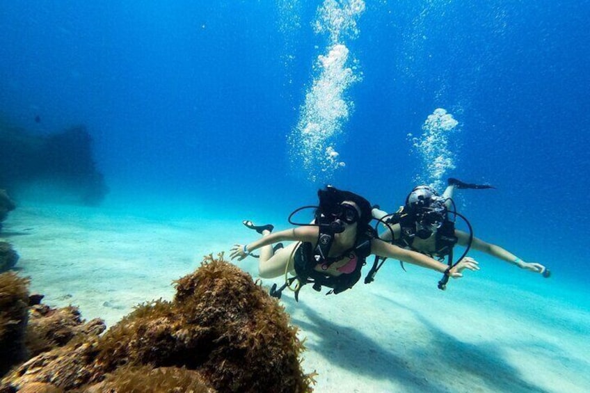 Mini-dive experience for adults and children