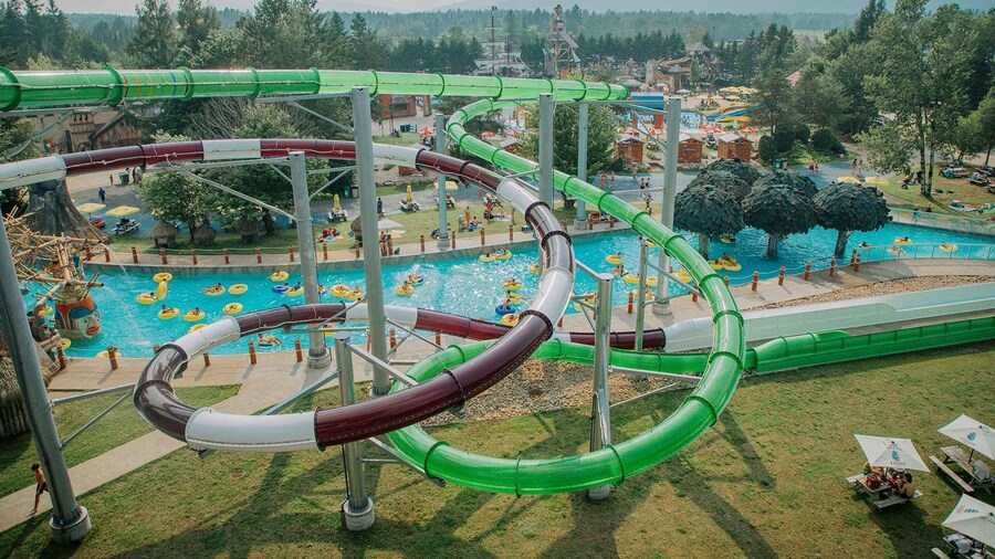 Quebec City: Village Vacances Valcartier Outdoor Waterpark