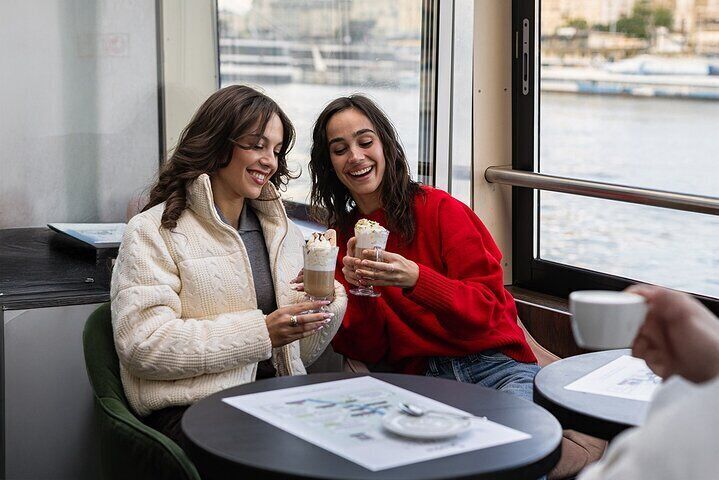 Budapest Sightseeing with Drink Included