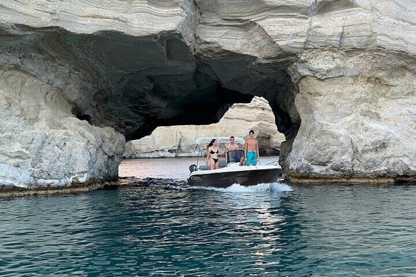 Blu Water 185 - Aphrodite
Self Drive Boat in Milos
No Licence Required