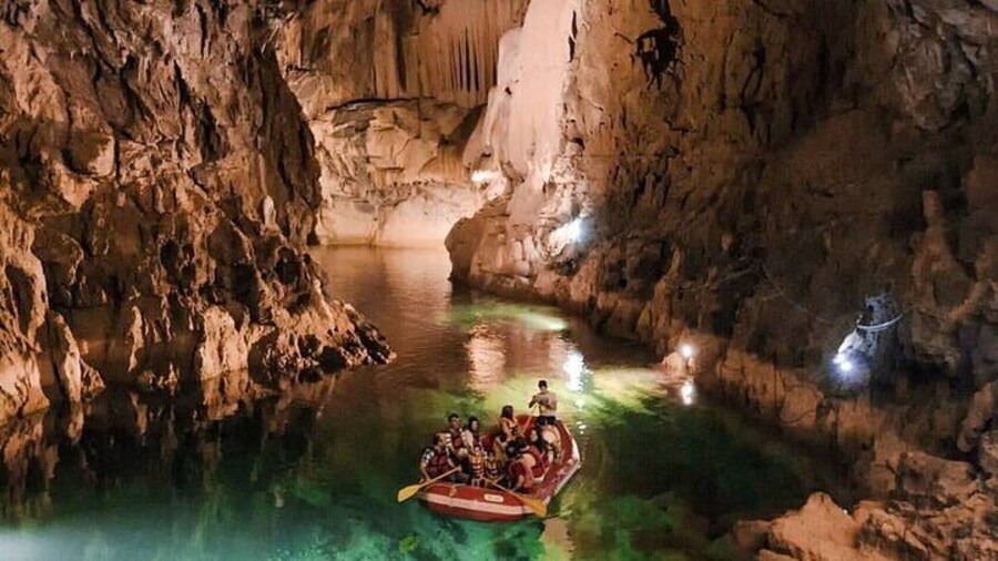 Full Day Tour in Altınbeşik Cave and Ürünlü