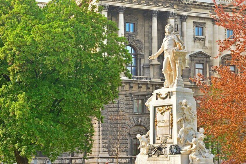 Skip-the-Line Sisi Museum, Hofburg and Gardens Tour Vienna