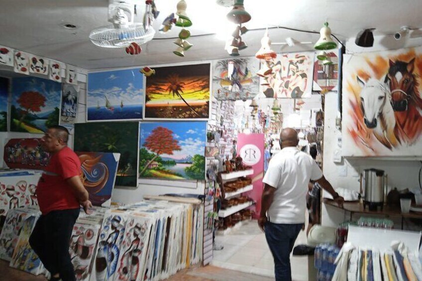 Guided Souvenir Shopping Tour in Punta Cana