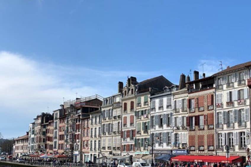 Discover Local Basque Food & History in Central Bayonne