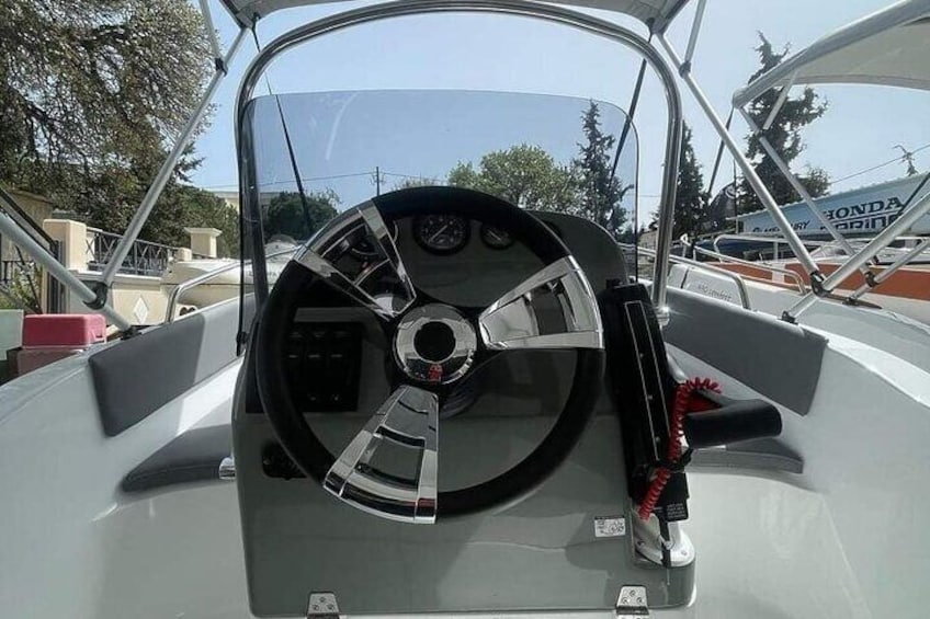 Private Boat Rental in Milos