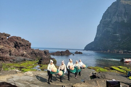 Private Return Woman Diver Performance in Jeju Island
